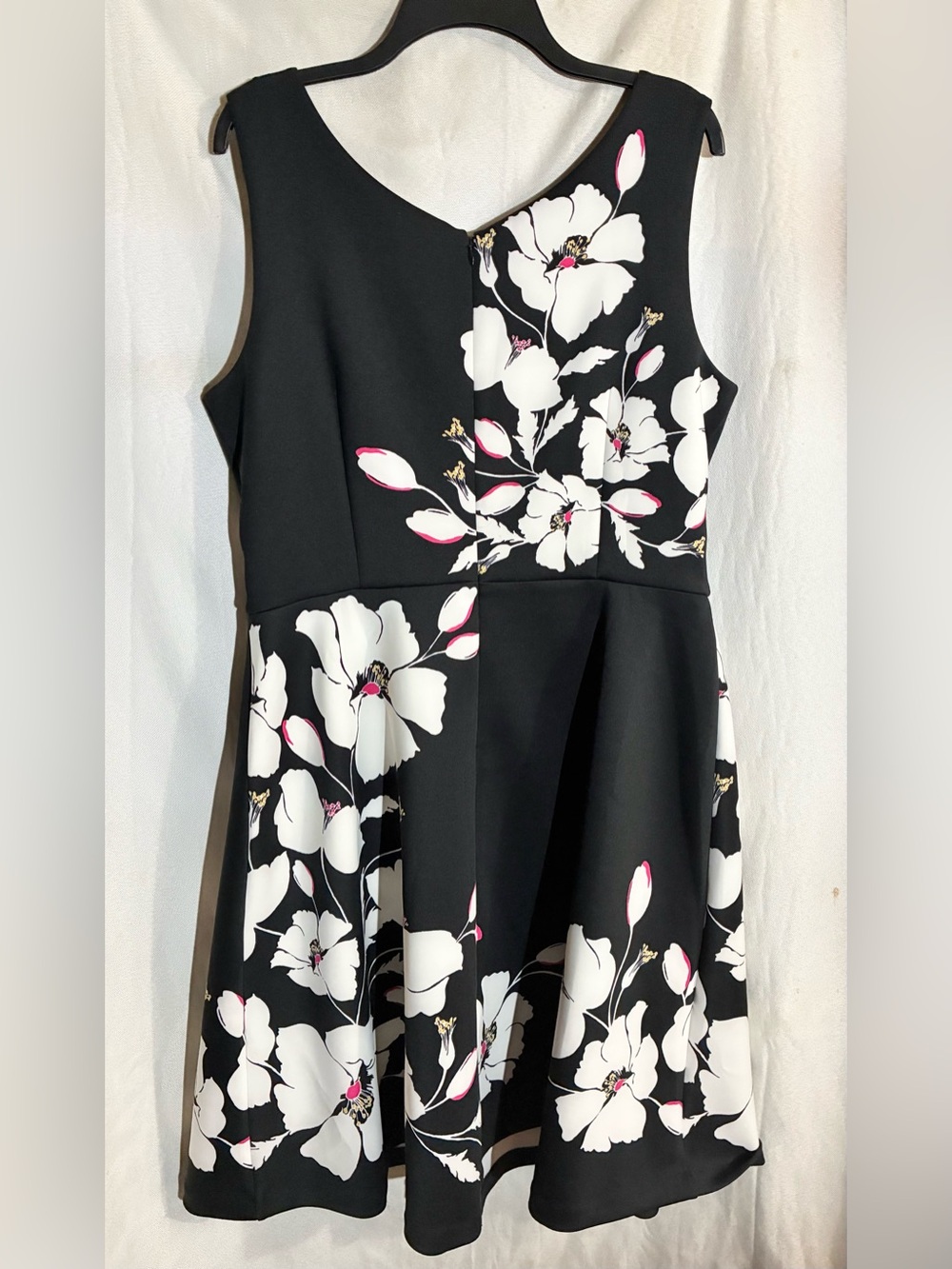 White House Black Market white Floral Scuba Dress Sz 14 Fit & Flare - Picture 3 of 9